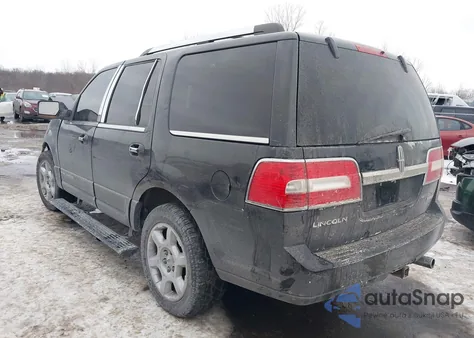 2010 Lincoln Navigator z USA, uszkodzony, nr VIN 5LMJJ2H5XAEJ02173